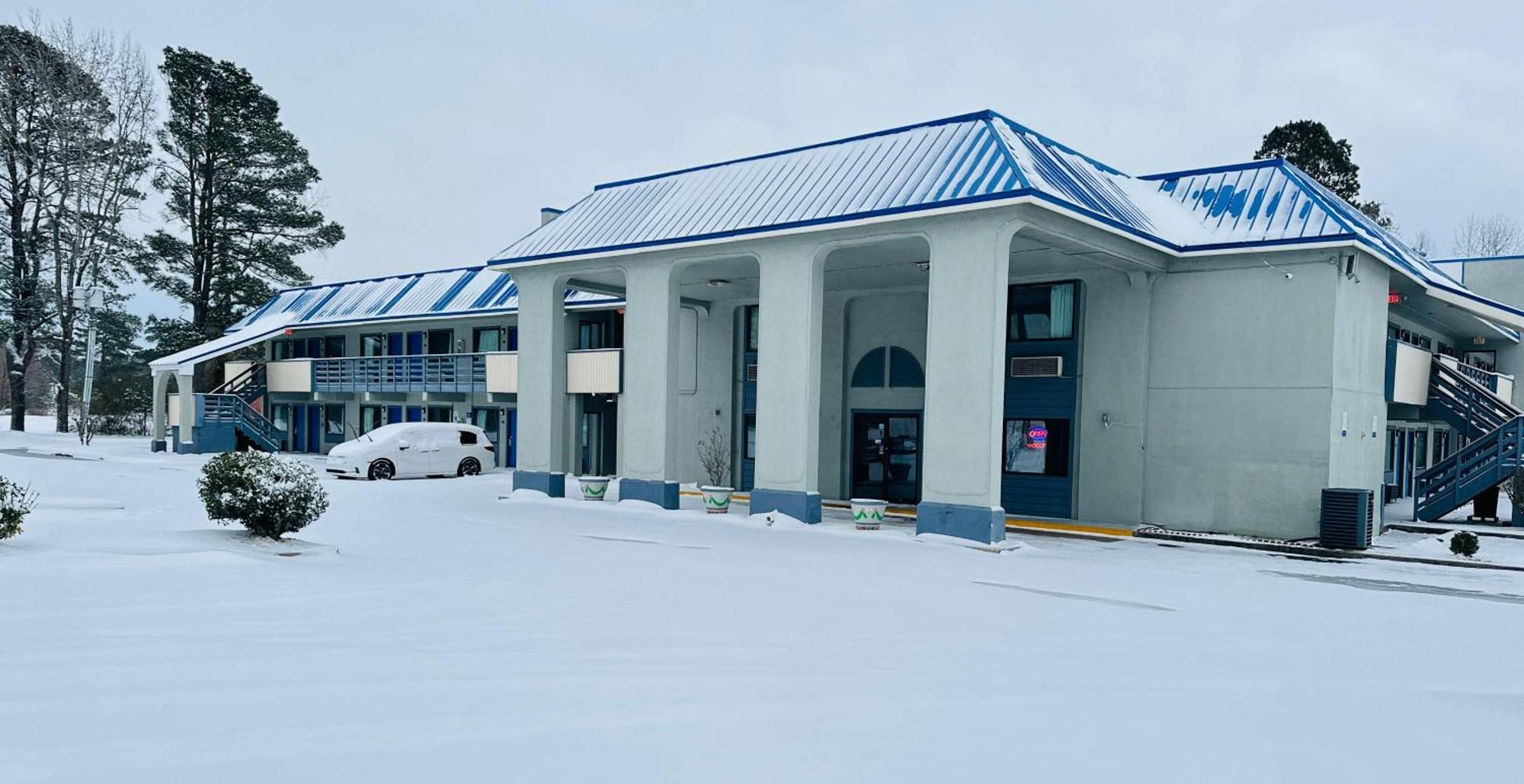 Rodeway Inn & Suites Plymouth Hwy 64 Extérieur photo