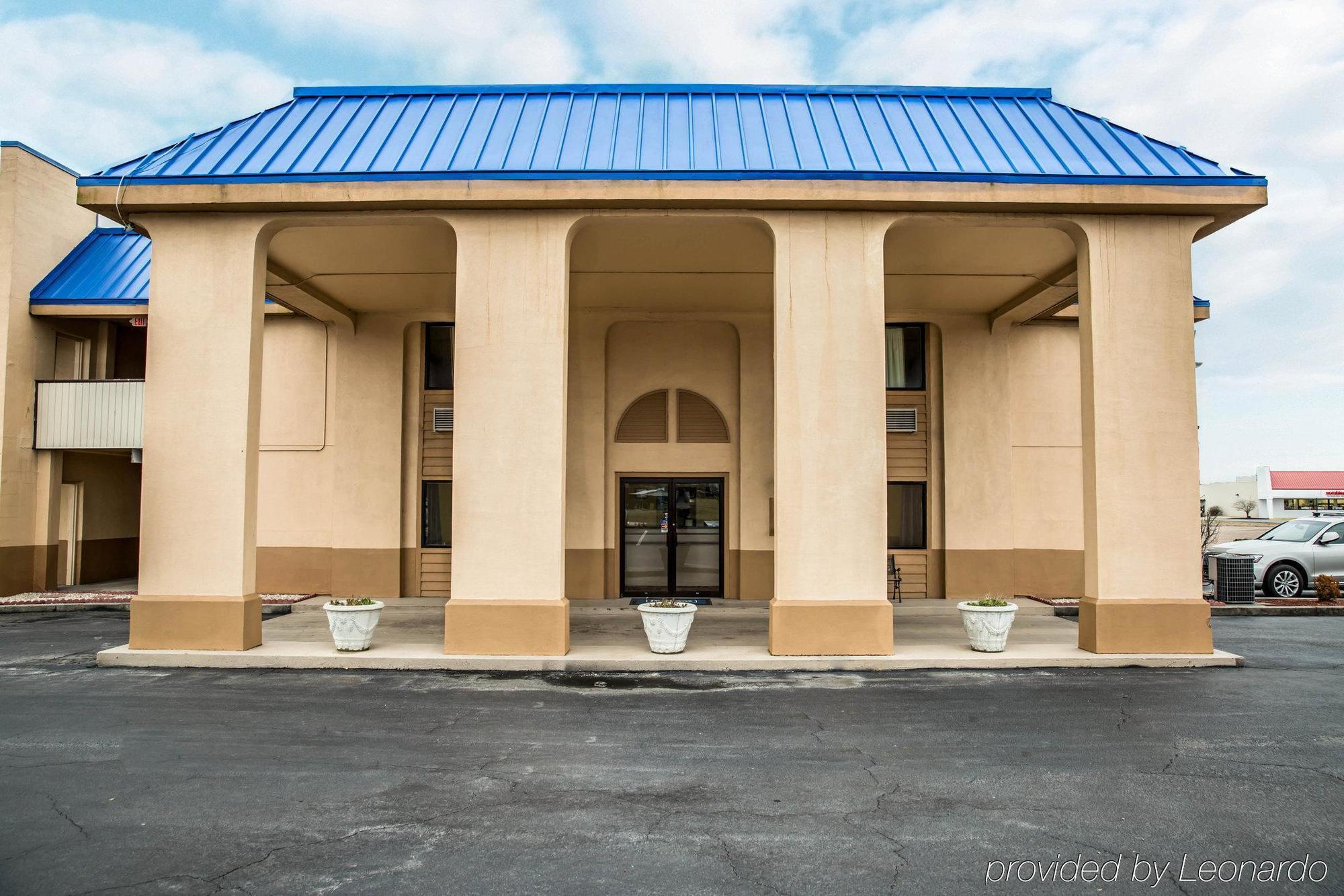 Rodeway Inn & Suites Plymouth Hwy 64 Extérieur photo